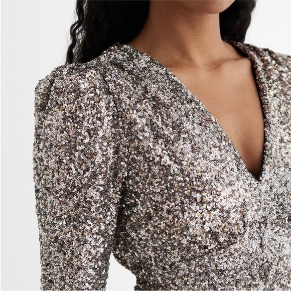 NWT Express sequin ruched long sleeve midi dress silver gold size XS - Picture 6 of 16